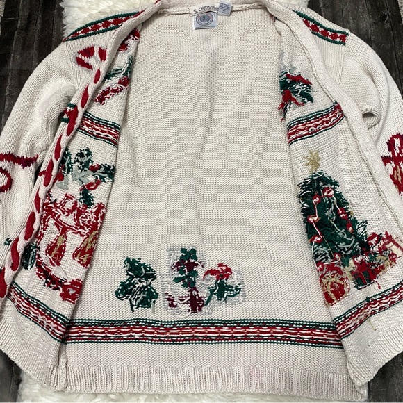 VINTAGE CAPE ISLE KNITTERS CHRISTMAS TREE CANDY CANE RIBBON WHITE CARDIGAN - Picture 5 of 11